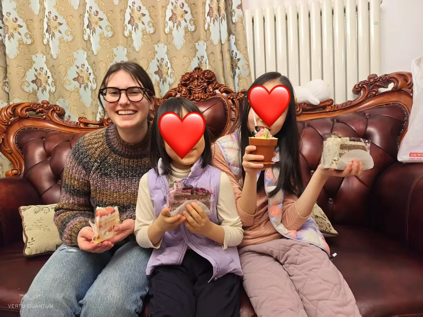 Alessandra con le due bambine della famiglia ospitante
