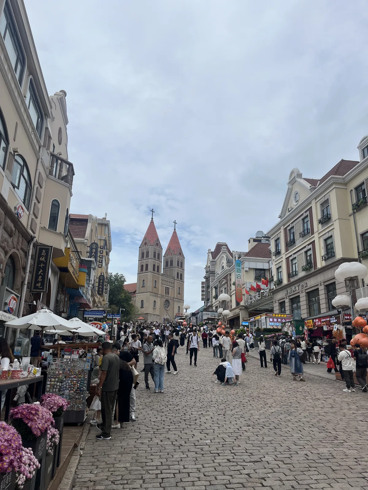 Una via del centro storico di Qingdao